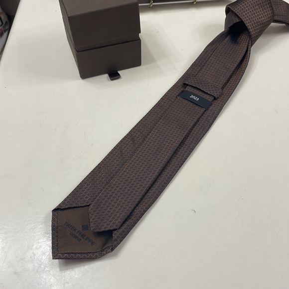 Patek Philippe Geneve, Tie - Picture 5 of 6